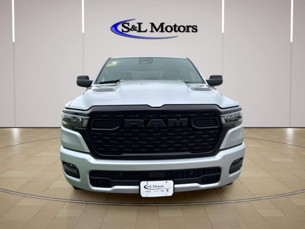 New 2026 Ram 1500 EXPRESS CREW CAB 4X4 5'7 BOX Pickup