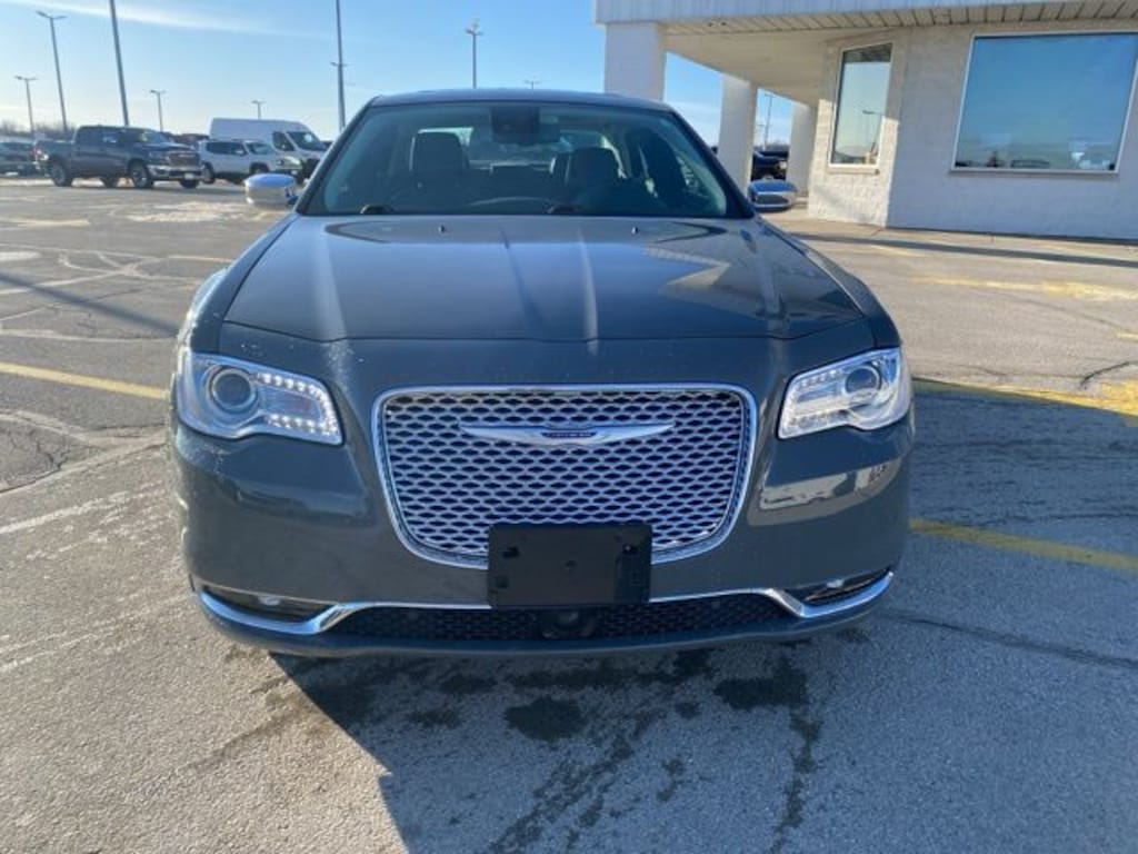 Certified 2019 Chrysler 300 Limited Sedan