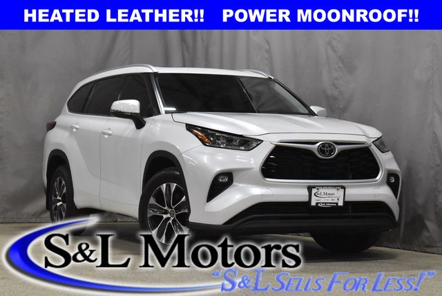 2022 Toyota Highlander XLE's photo