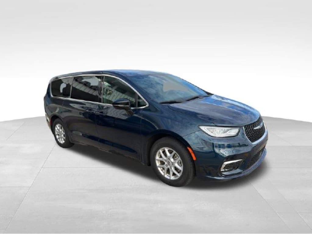 Certified 2025 Chrysler Pacifica Select Minivan/Van