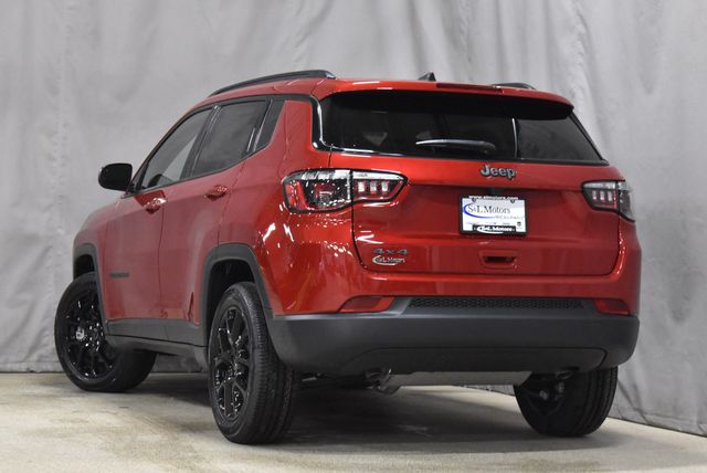 2025 Jeep Compass Latitude photo 2