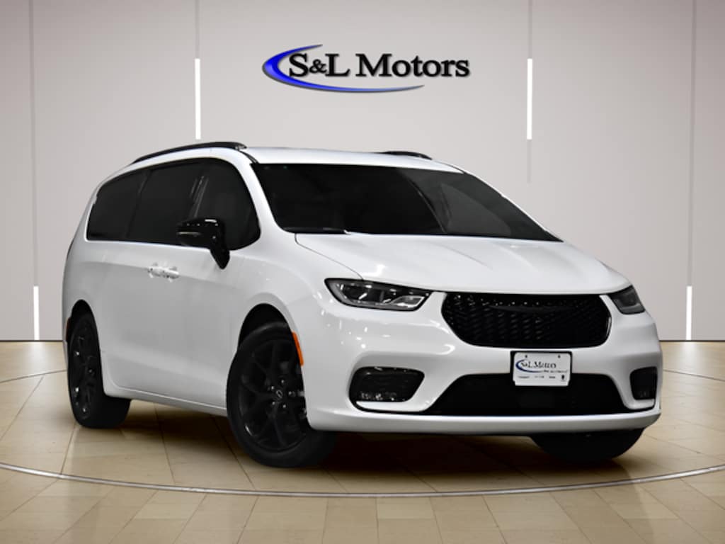 New 2026 Chrysler Pacifica SELECT Passenger Van