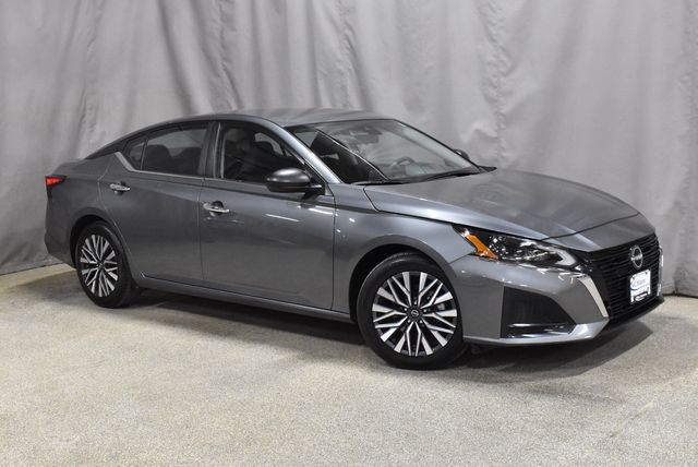 2024 Nissan Altima 2.5 SV photo 3