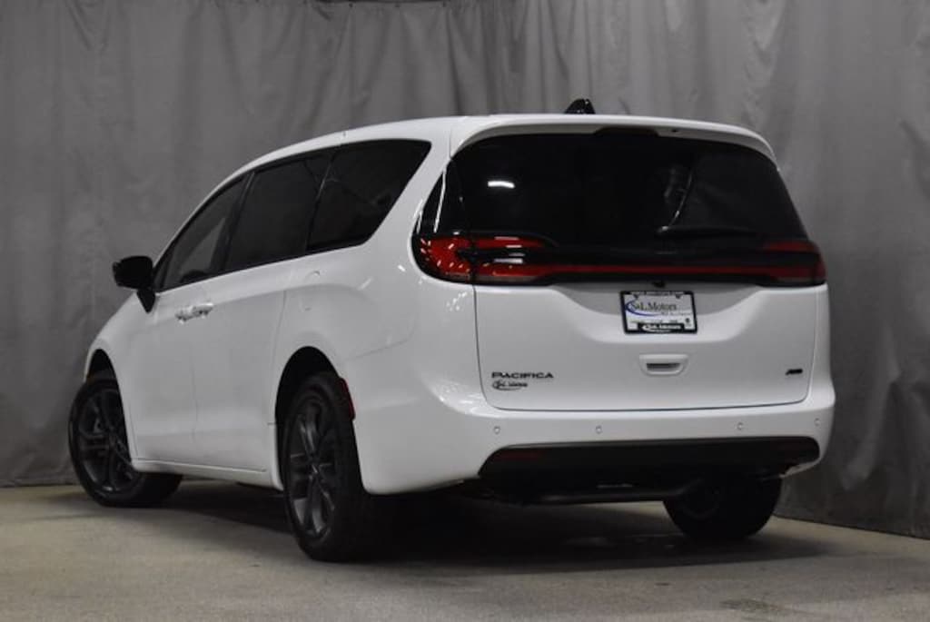 New 2026 Chrysler Pacifica SELECT AWD Passenger Van
