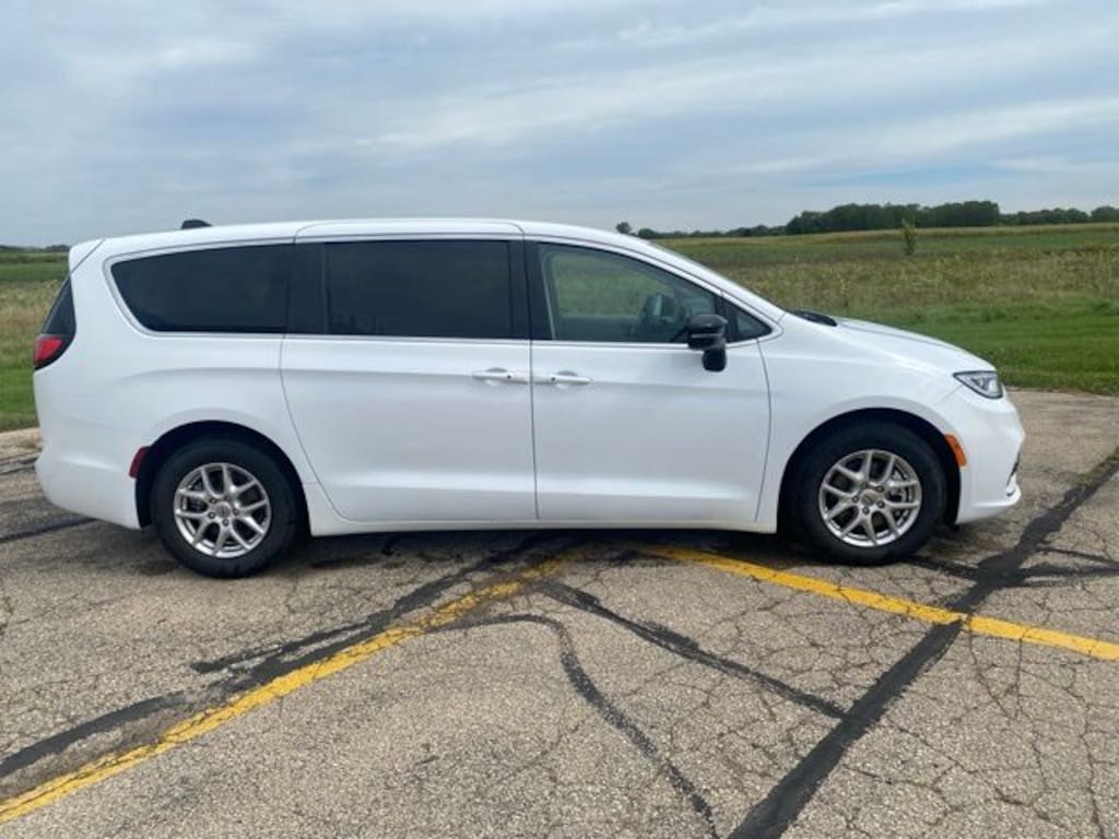 Certified 2024 Chrysler Pacifica Touring L Minivan/Van