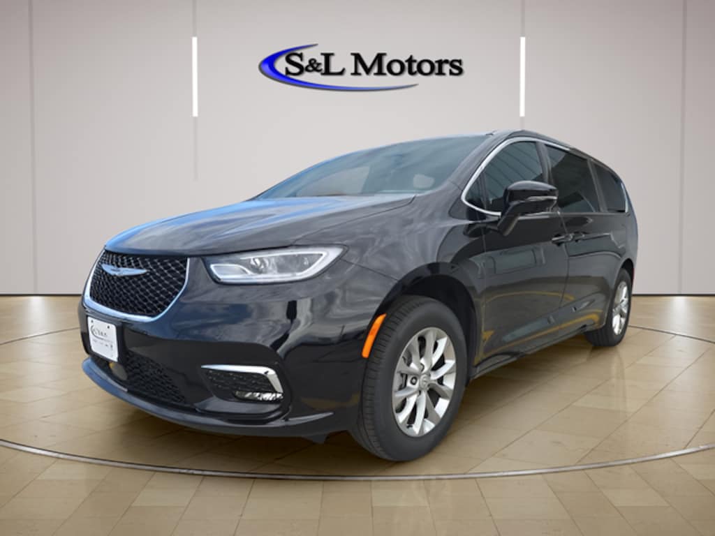 New 2026 Chrysler Pacifica LIMITED AWD Passenger Van