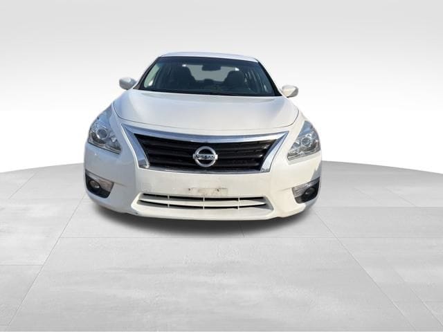 Used 2015 Nissan Altima SV with VIN 1N4AL3AP2FN406260 for sale in Pulaski, WI