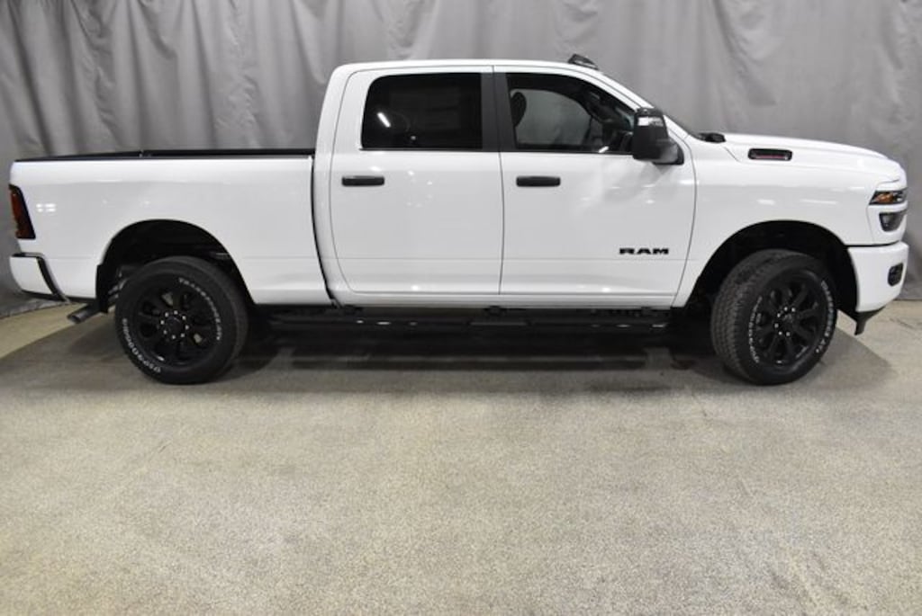 New 2026 Ram 2500 BIG HORN CREW CAB 4X4 6'4 BOX Pickup