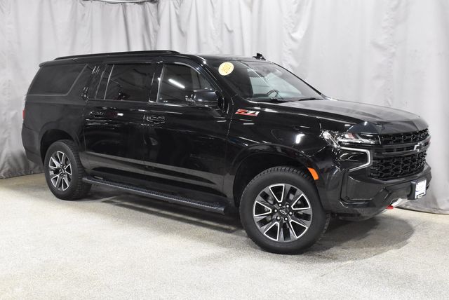 2023 Chevrolet Suburban Z71 photo 2
