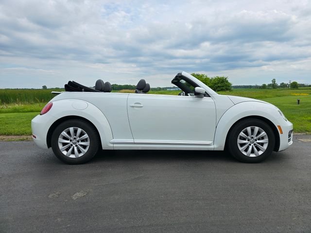 Used 2018 Volkswagen Beetle S with VIN 3VW5DAAT5JM504631 for sale in Pulaski, WI