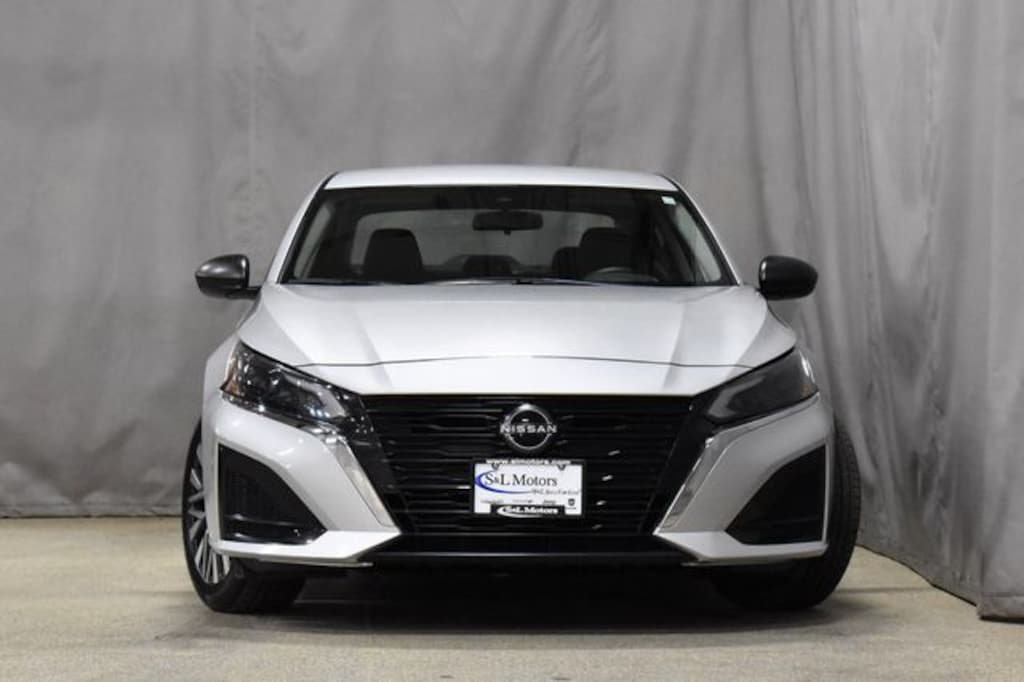 Used 2024 Nissan Altima 2.5 SV Sedan