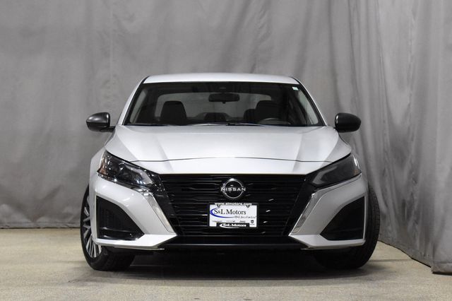 2024 Nissan Altima 2.5 SV photo 4
