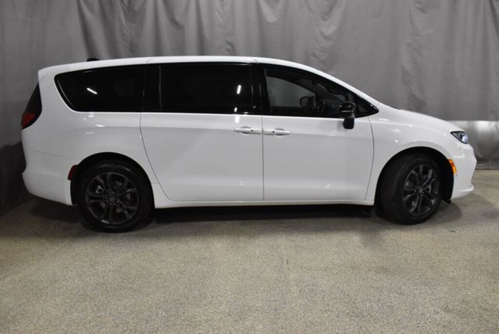 New 2026 Chrysler Pacifica SELECT AWD Passenger Van