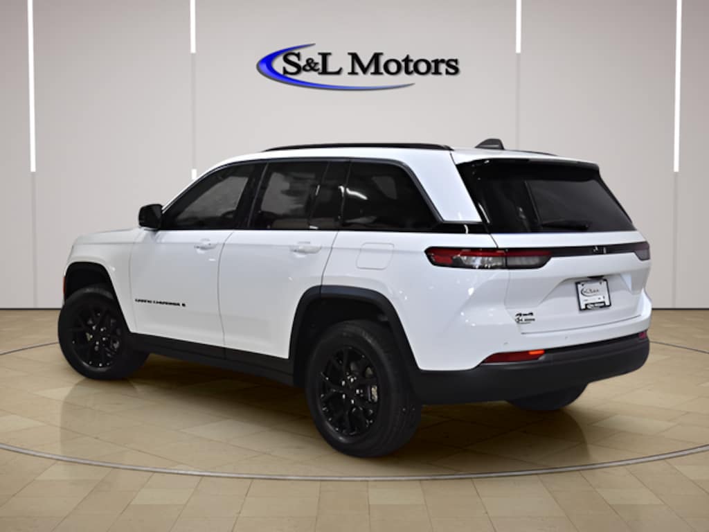 New 2026 Jeep Grand Cherokee LAREDO ALTITUDE 4X4 Sport Utility
