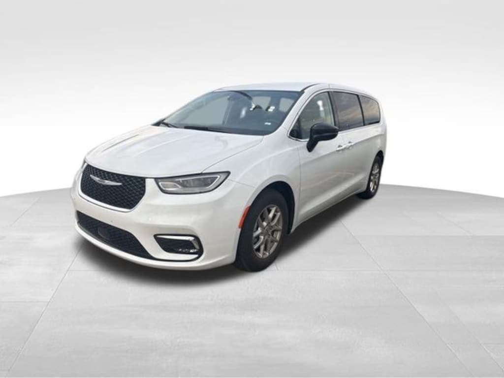 Certified 2024 Chrysler Pacifica Touring L Minivan/Van