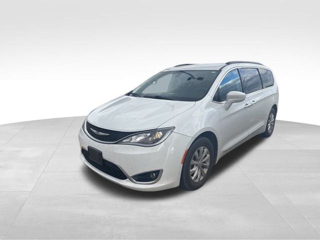 Used 2017 Chrysler Pacifica Touring-L with VIN 2C4RC1BG6HR533518 for sale in Pulaski, WI