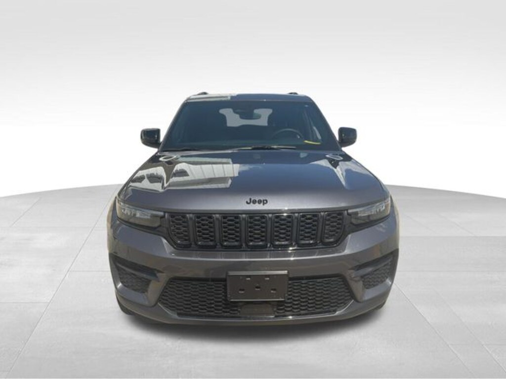 Used 2024 Jeep Grand Cherokee Altitude SUV