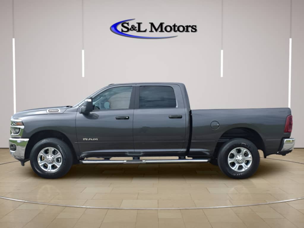 New 2026 Ram 2500 BIG HORN CREW CAB 4X2 6'4 BOX Pickup