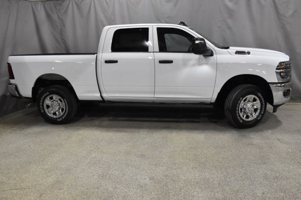 New 2026 Ram 2500 TRADESMAN CREW CAB 4X4 6'4 BOX Pickup