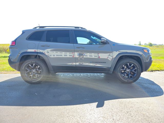 2019 Jeep Cherokee Latitude photo 2