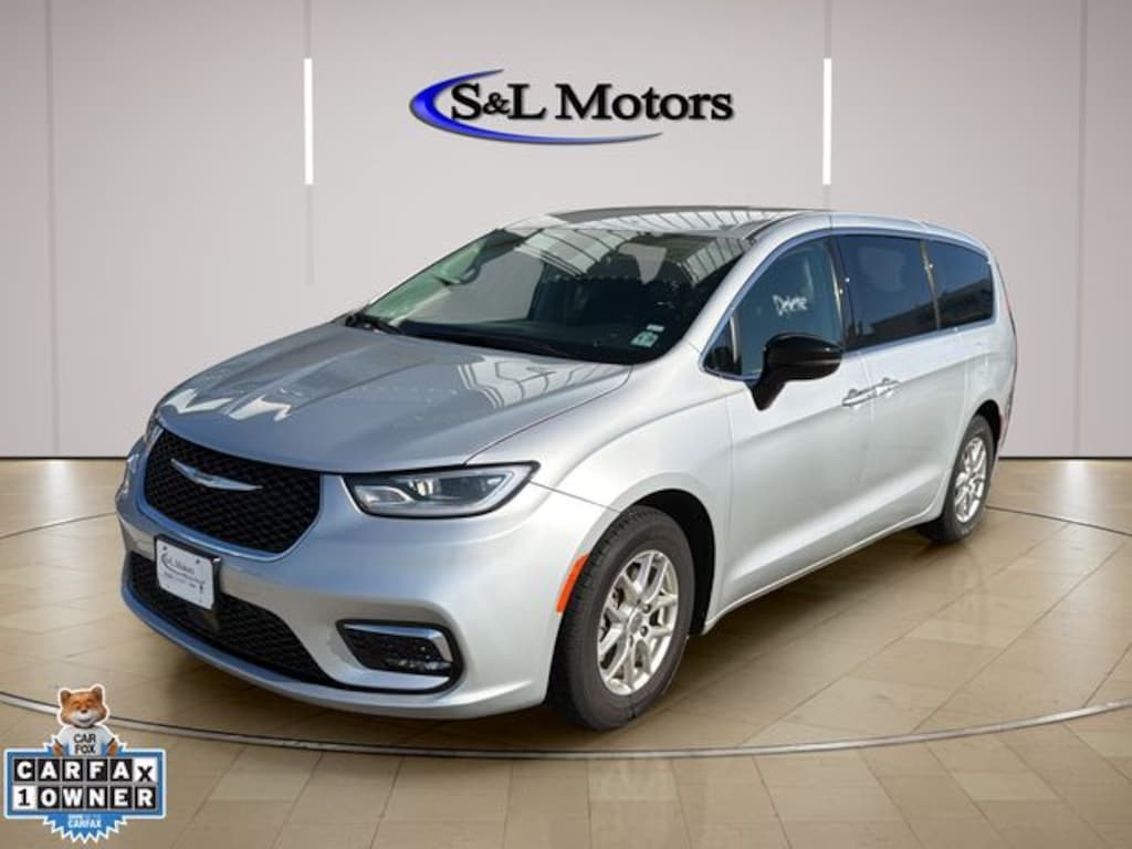 Certified 2024 Chrysler Pacifica Touring L Minivan/Van