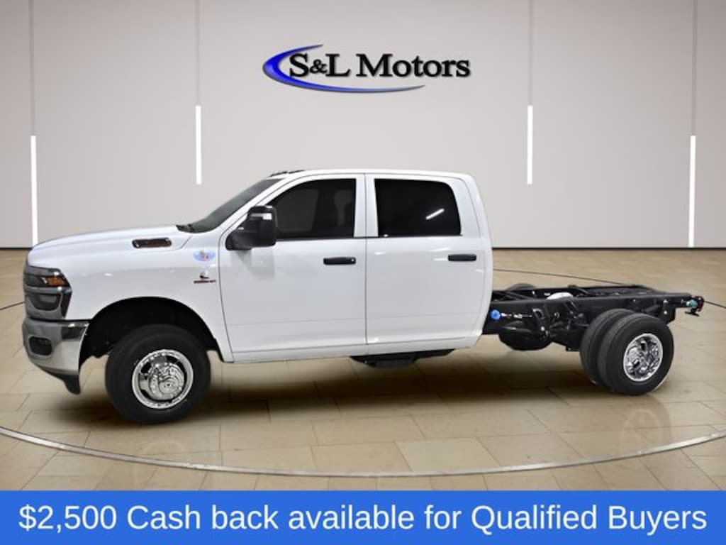 New 2026 Ram 3500 TRADESMAN CREW CAB CHASSIS 4X4 60' CA Pickup
