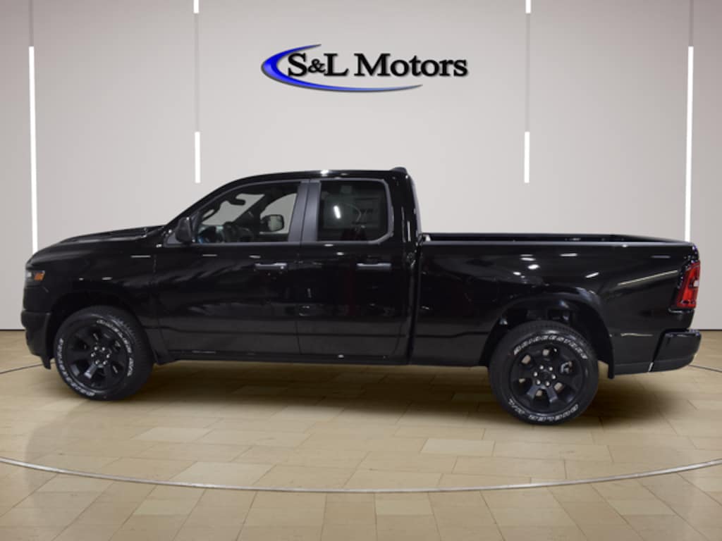 New 2026 Ram 1500 EXPRESS QUAD CAB 4X4 6'4 BOX Pickup