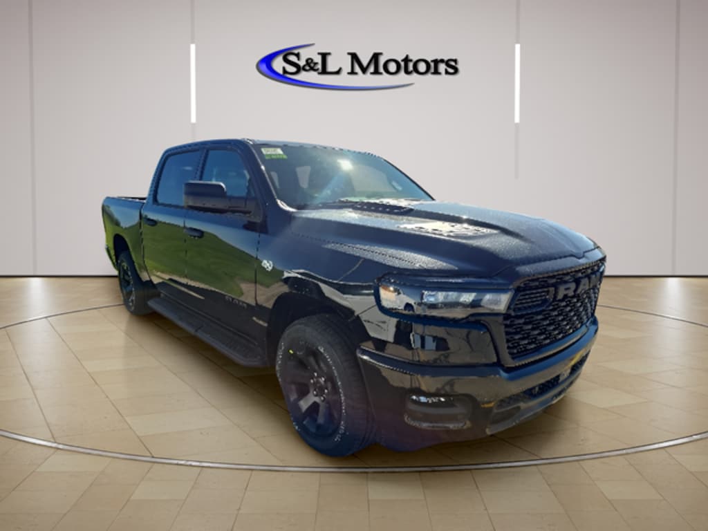 New 2026 Ram 1500 EXPRESS CREW CAB 4X4 5'7 BOX Pickup