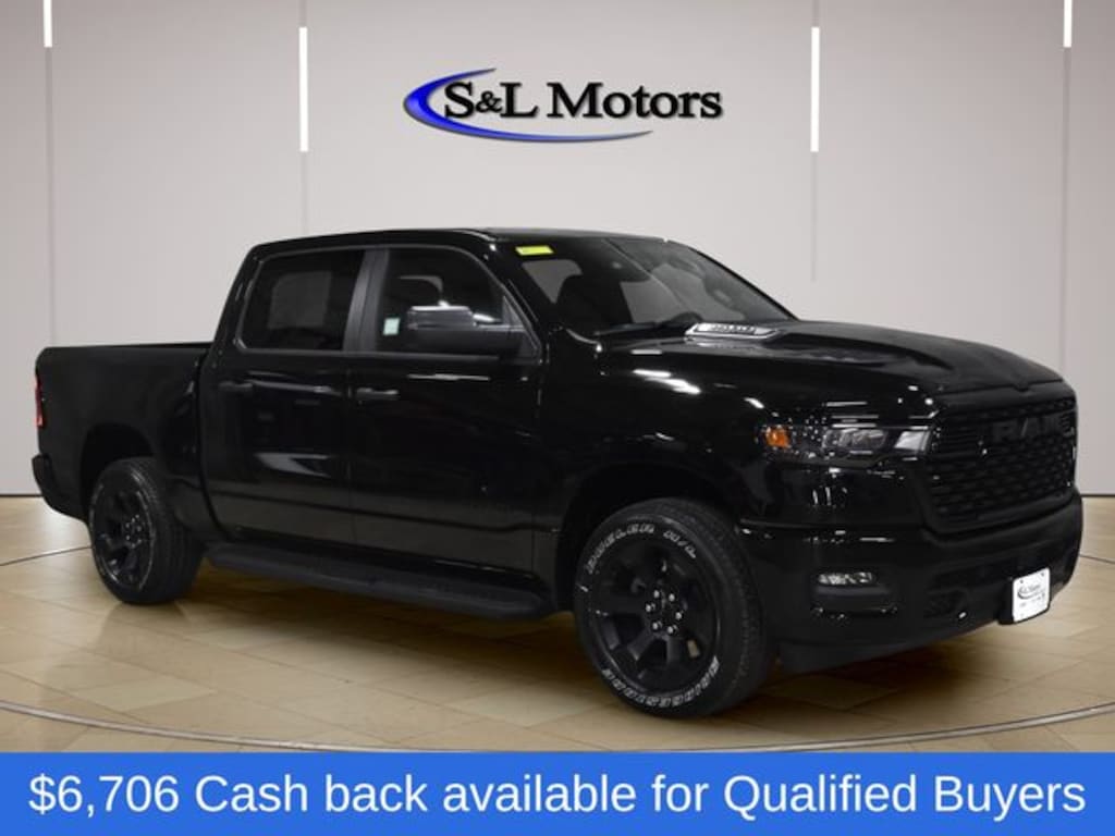 New 2026 Ram 1500 EXPRESS CREW CAB 4X4 5'7 BOX Pickup