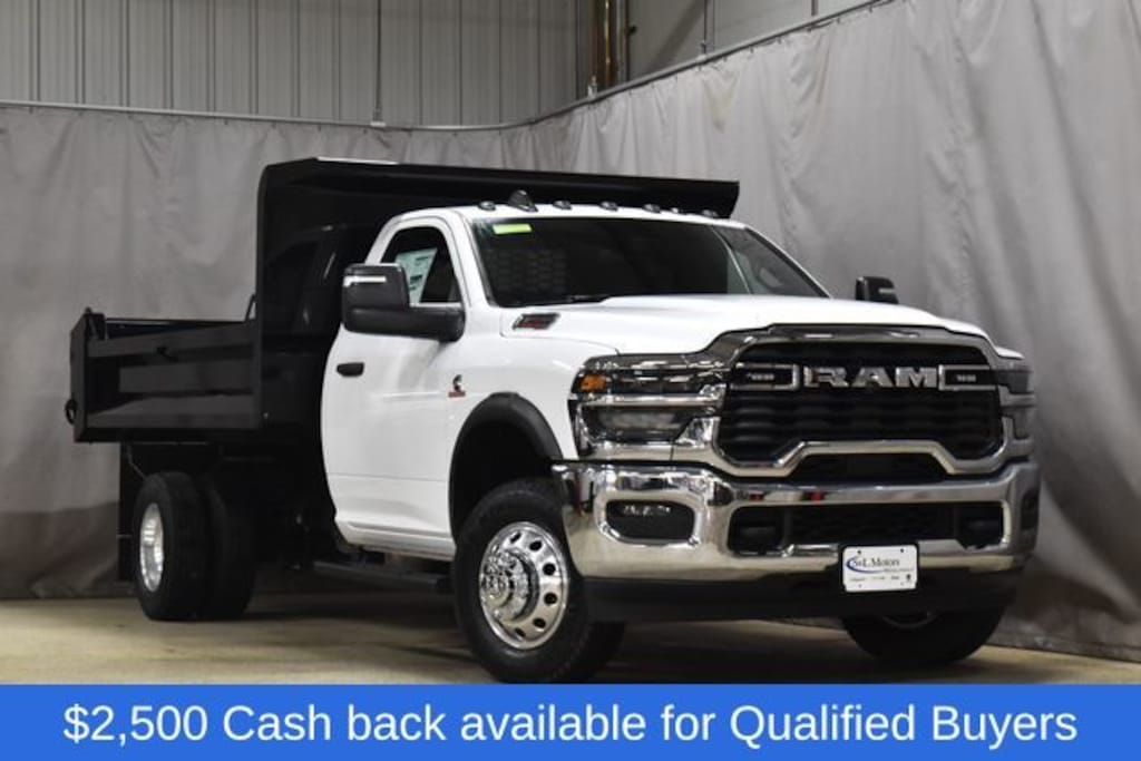 New 2026 Ram 3500 TRADESMAN CHASSIS REGULAR CAB 4X4 84' CA Pickup