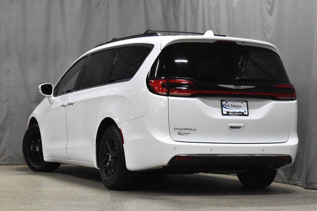 Certified 2022 Chrysler Pacifica Touring L with VIN 2C4RC1BG5NR144736 for sale in Pulaski, WI