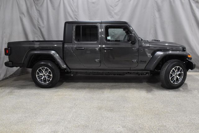 2025 Jeep Gladiator Sport S photo 3