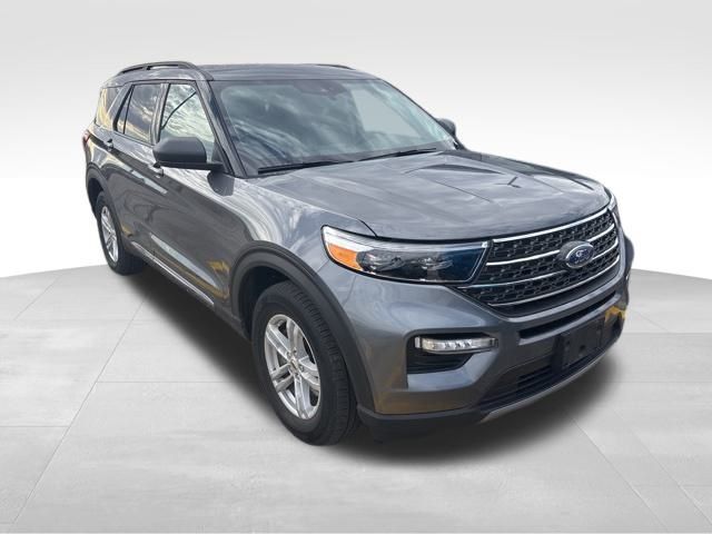 2024 Ford Explorer XLT photo 2