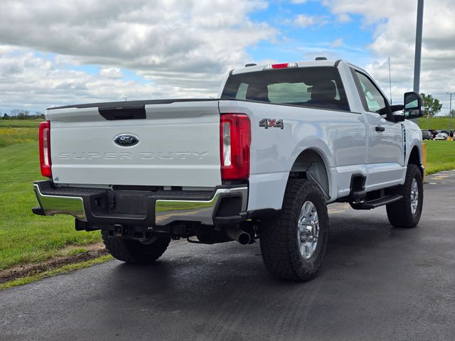 2023 Ford F-350 photo 3