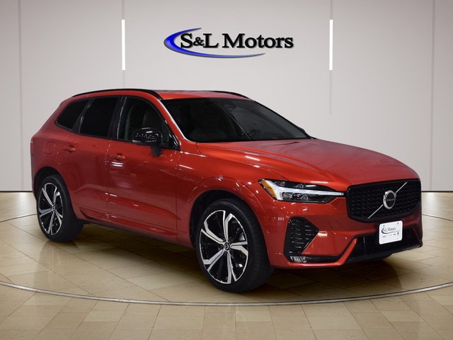 2023 Volvo XC60 B6 Ultimate Dark Theme AWD's photo
