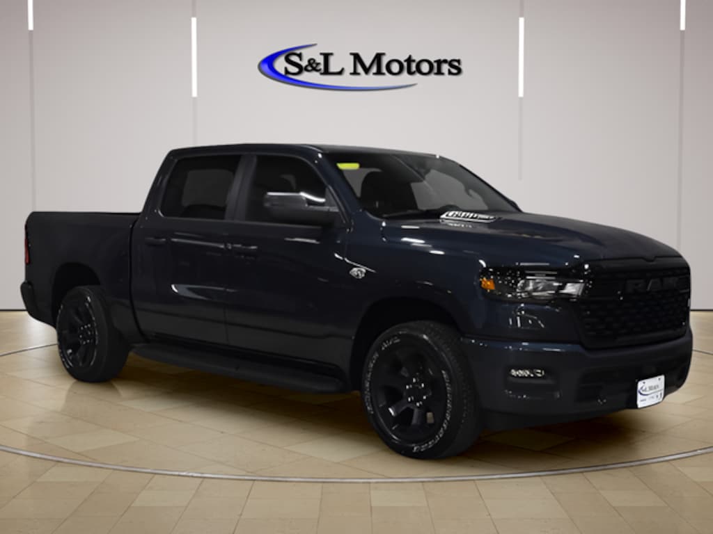 New 2026 Ram 1500 EXPRESS CREW CAB 4X4 5'7 BOX Pickup