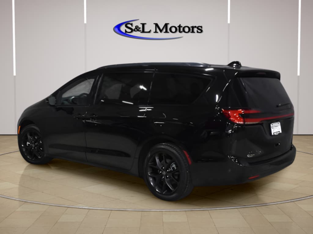 New 2026 Chrysler Pacifica SELECT Passenger Van