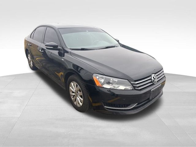 2014 Volkswagen Passat Wolfsburg Edition photo 2
