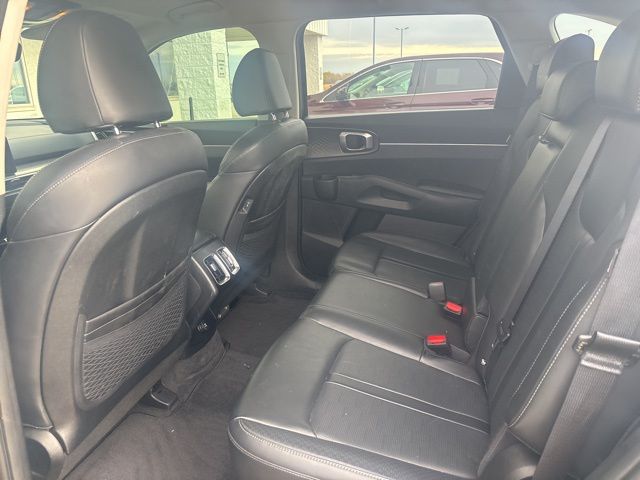 2024 Kia Sorento S photo 4