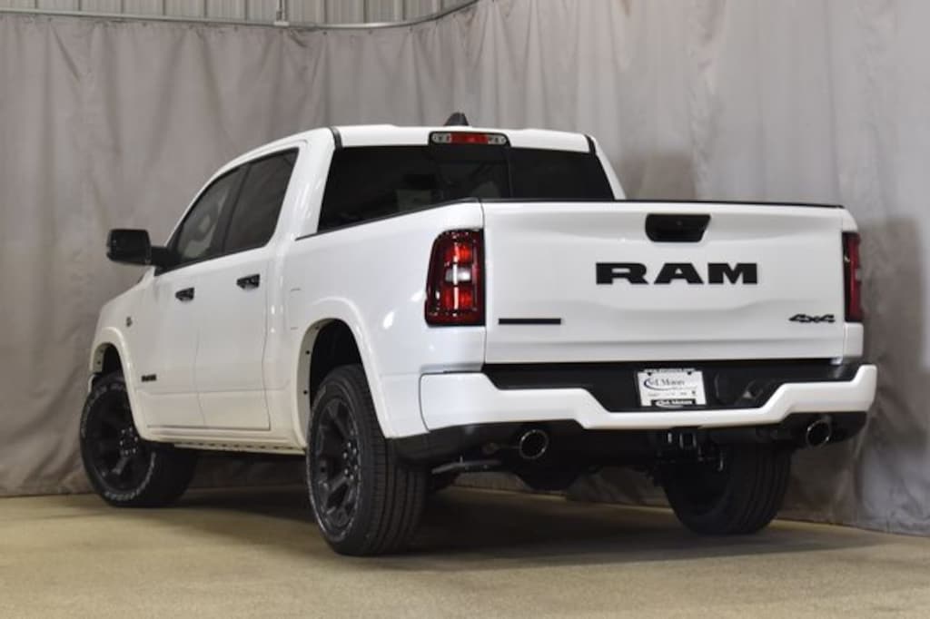 New 2026 Ram 1500 BIG HORN CREW CAB 4X4 5'7 BOX Pickup