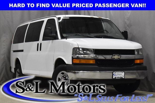 2012 Chevrolet Express LS's photo