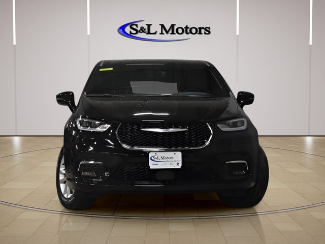 2026 Chrysler Pacifica Select AWD's photo