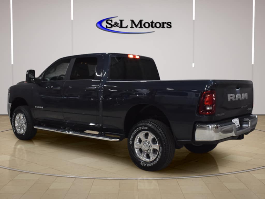 New 2026 Ram 2500 BIG HORN CREW CAB 4X4 6'4 BOX Pickup