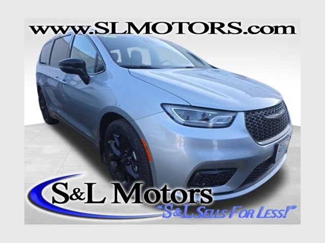 2026 Chrysler Pacifica Limited's photo