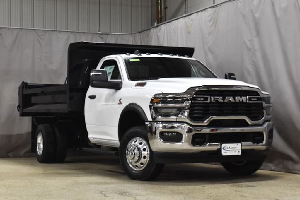 New 2026 Ram 3500 Chassis Cab TRADESMAN REGULAR 4X4 84' CA Pickup