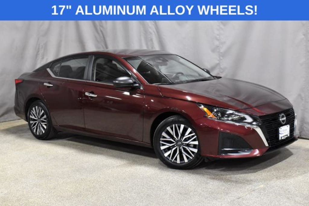 Used 2024 Nissan Altima 2.5 SV Sedan