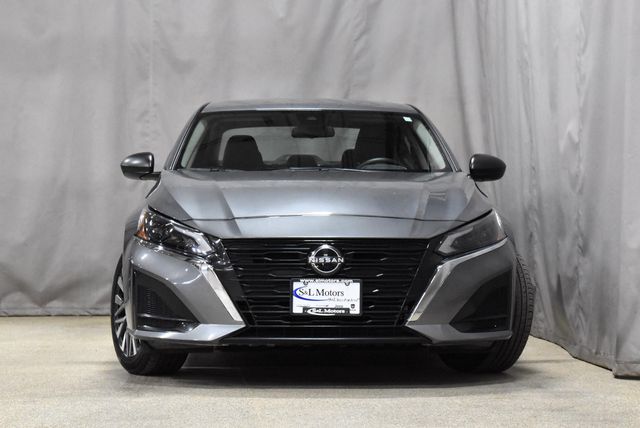 2024 Nissan Altima 2.5 SV photo 4