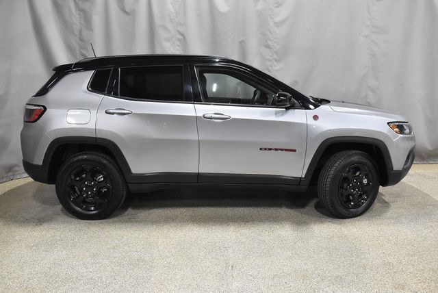 2023 Jeep Compass Trailhawk photo 2