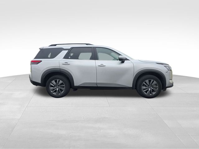 2024 Nissan Pathfinder SV photo 2