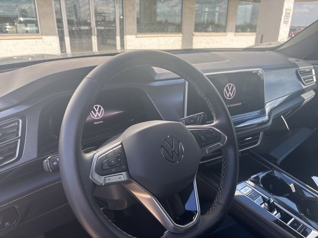 2025 Volkswagen Atlas Cross Sport SE Technology photo 4